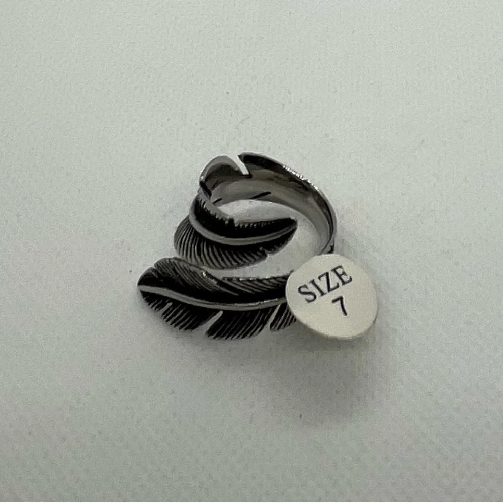 Wrapped feathers ring - Picture 1 of 4